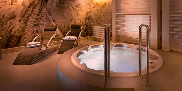 Solankowe jacuzzi w Wieliczce